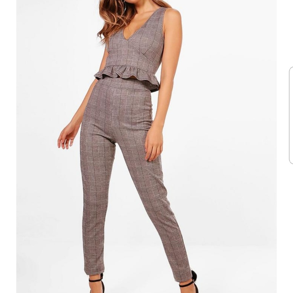 Boohoo two piece plaid pant set